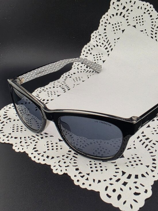 Vintage Liz Claiborne Black P5547 Sunglasses main image 9